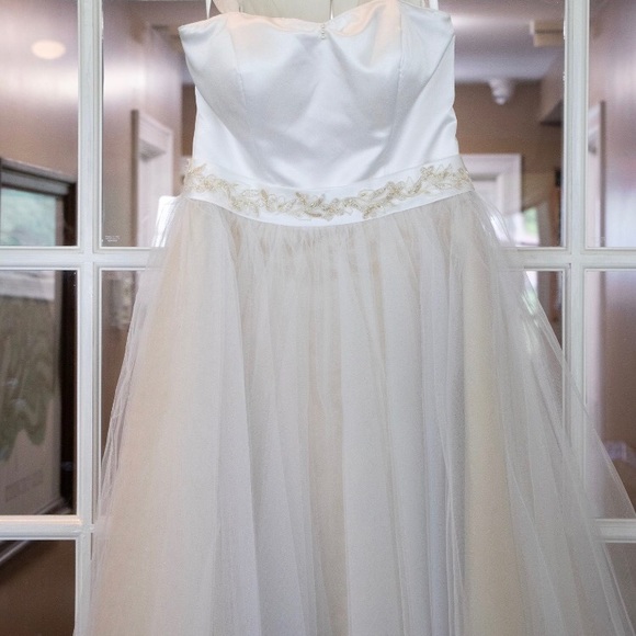 Short Tea Length Cute Wedding Dress - Picture 4 of 6